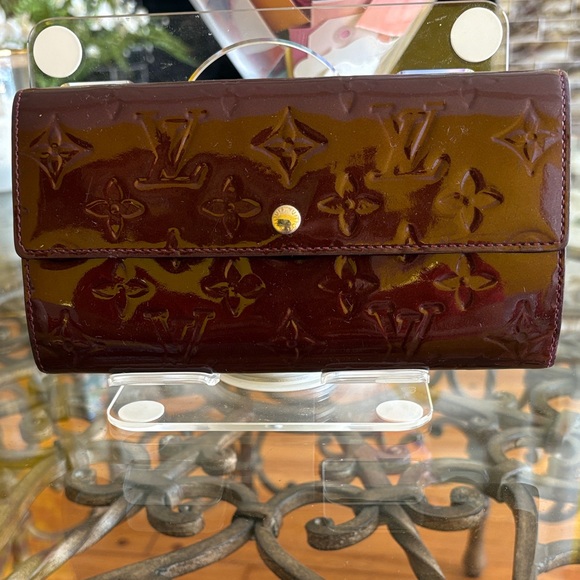 Louis Vuitton Handbags - Authentic Louis Vuitton Burgundy Patent Leather Vernis Wallet